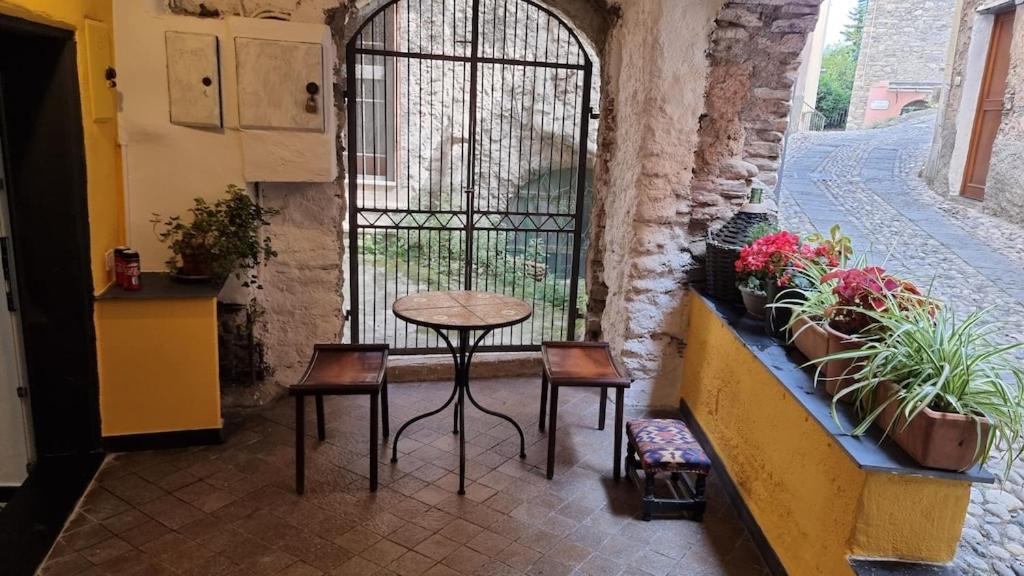 Beautifully Restored Romantic Apartment In The Centre Of Historic Долчедо Екстериор снимка